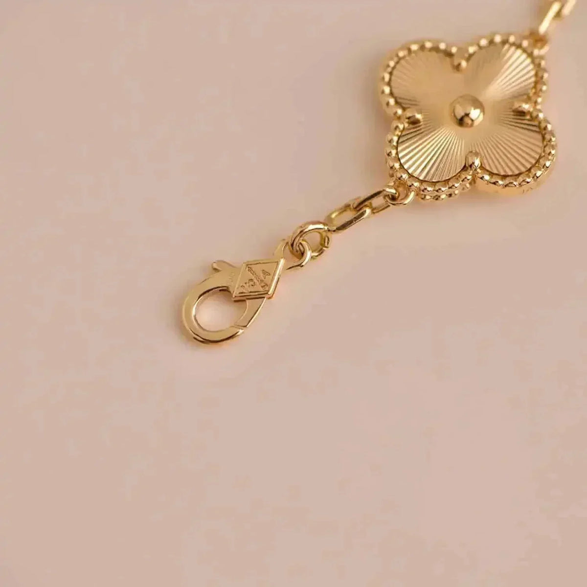[Riva Jewelry ] CLOVER 5 MOTIF LASER BRACELET COLLECTION