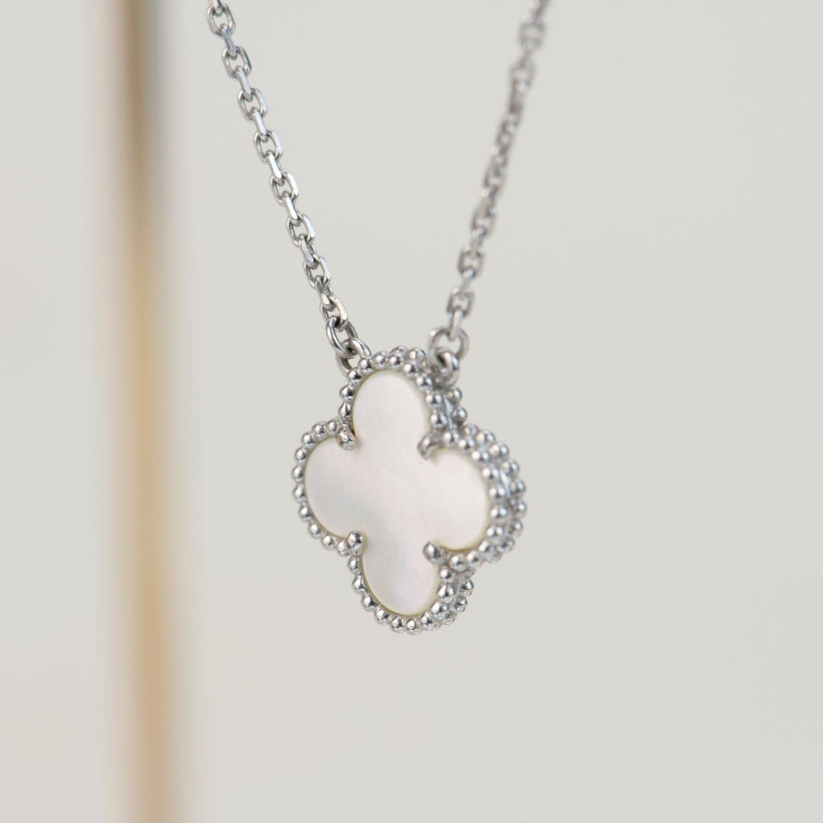 [Riva Jewelry ]CLOVER  15MM WHITE MOTHER-OF-PEARL SILVER