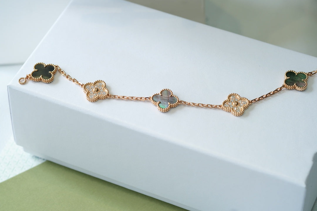 [Riva Jewelry ] CLOVER 5 MOTIF GRAY MOP BRACELET COLLECTION