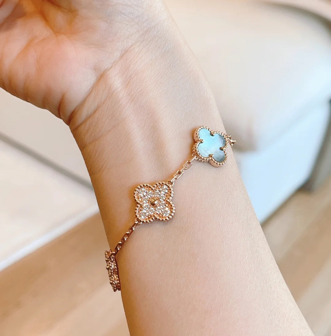 [Riva Jewelry ] CLOVER 5 MOTIF GRAY MOP BRACELET COLLECTION