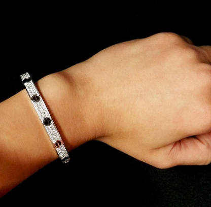 [Riva Jewelry]KLASSISCHER 6,1 MM LOVE BANGLE – DIAMANT PAVÉ & SCHWARZE KERAMIK
