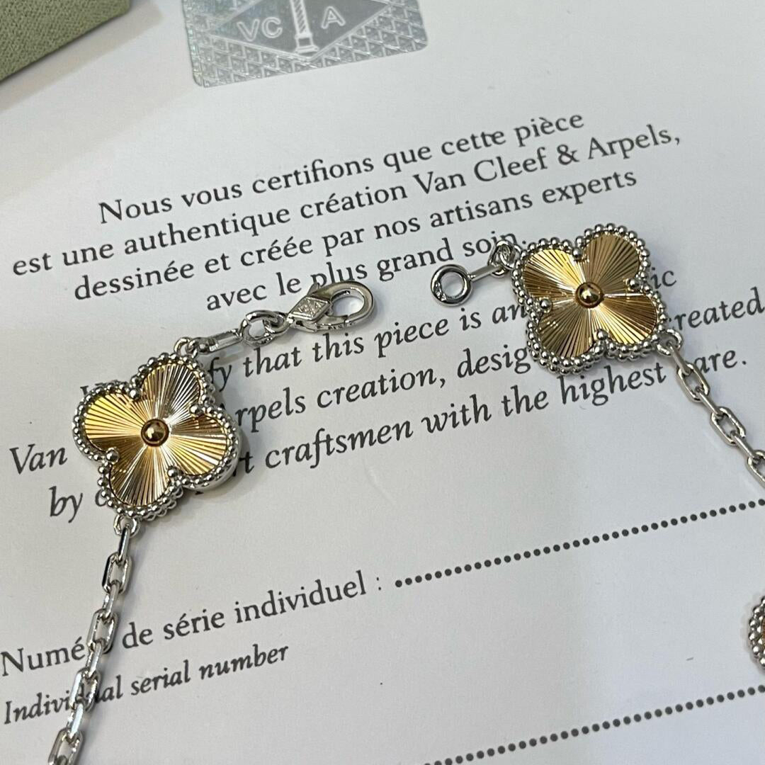 [Riva Jewelry ]CLOVER  5 MOTIFS  CHRISTMAS LIMITED EDITION BRACELET