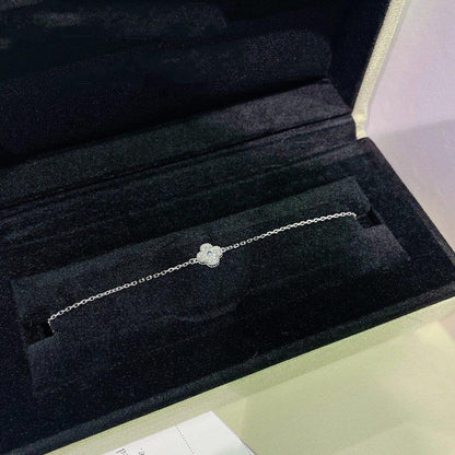 [Riva Jewelry ]CLOVER  SINGLE FLOWER BRACELET SILVER