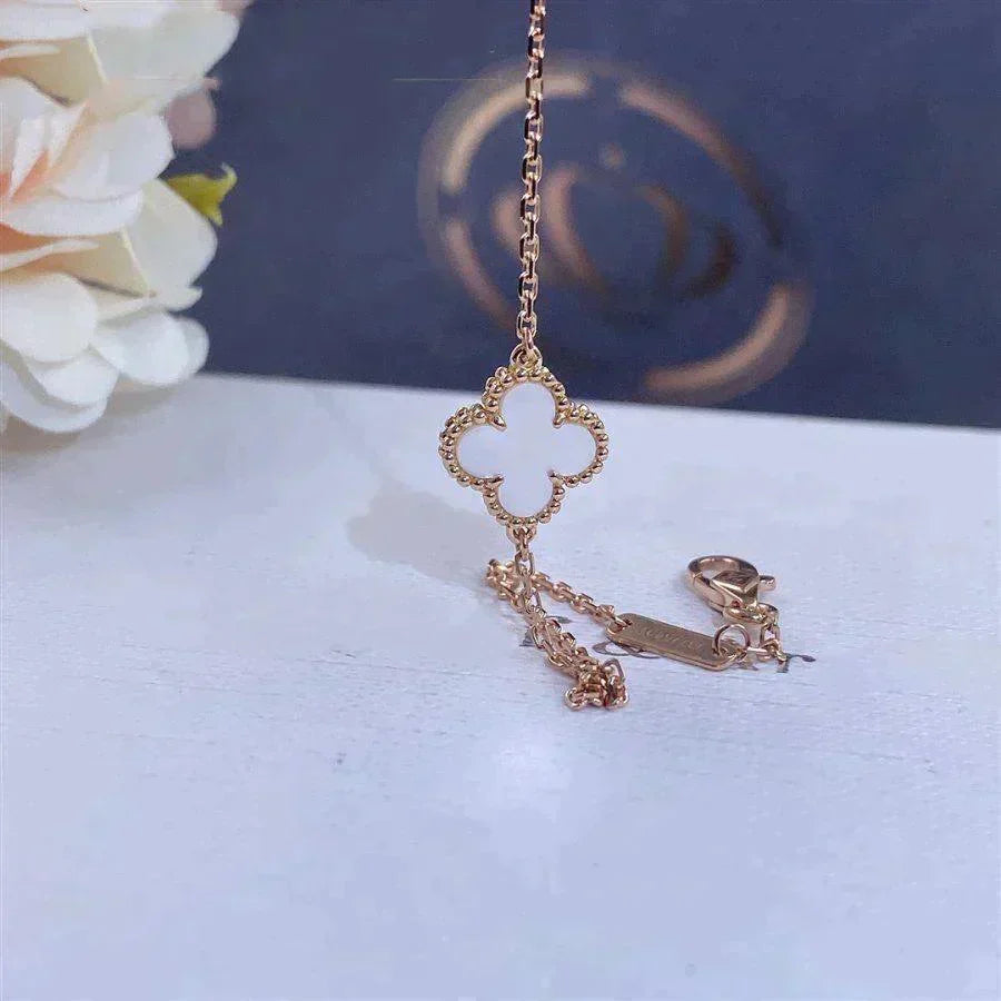 [Riva Jewelry ]CLOVER WHITE MOP SINGLE FLOWER BRACELET