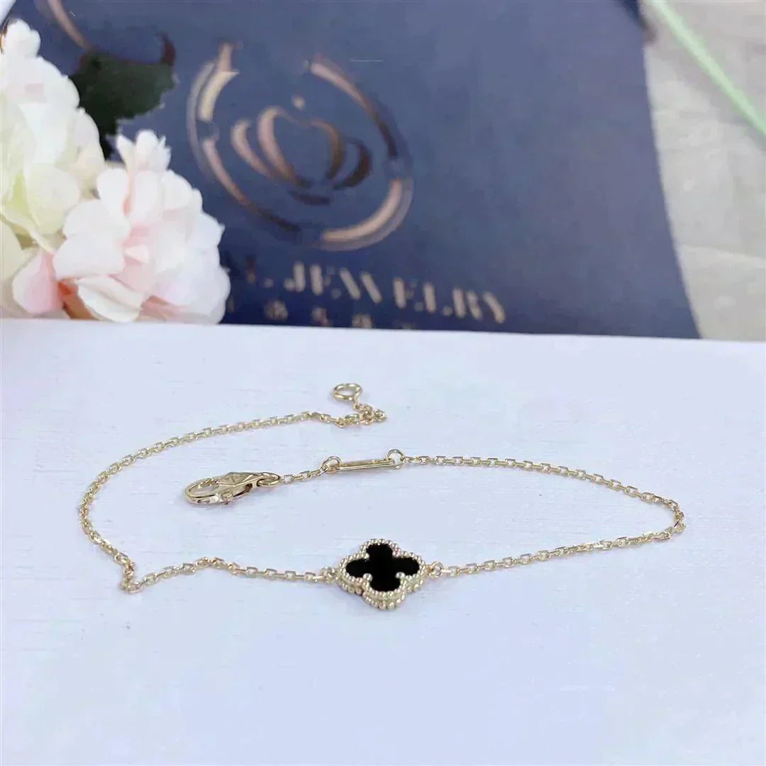 [Riva Jewelry ]CLOVER ONYX SINGLE FLOWER BRACELET