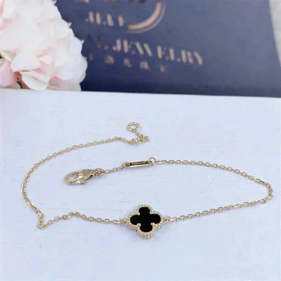 [Riva Jewelry ]CLOVER ONYX SINGLE FLOWER BRACELET