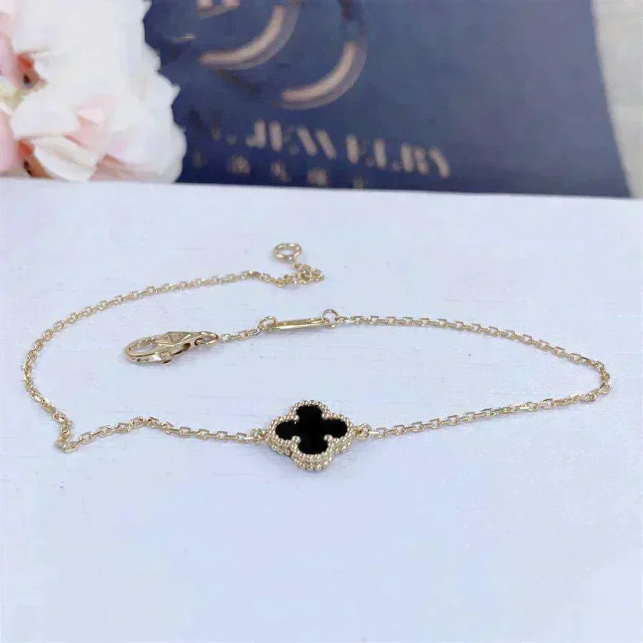 [Riva Jewelry ]CLOVER ONYX SINGLE FLOWER BRACELET