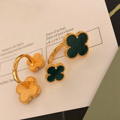 [Riva Jewelry ]CLOVER BETWEEN THE FINGER RING