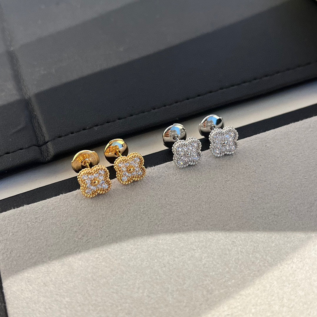 [Riva Jewelry ]CLOVER MINI DIAMOND STUD EARRINGS